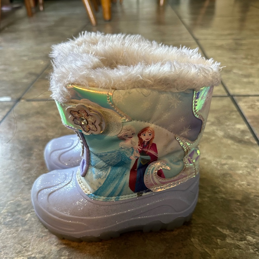Girls snow boots
